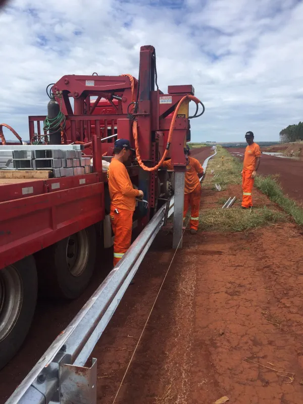 Defensa metálica rodovia preço