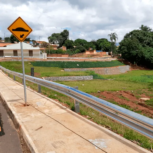 Empresa especializada em sinalização de trânsito