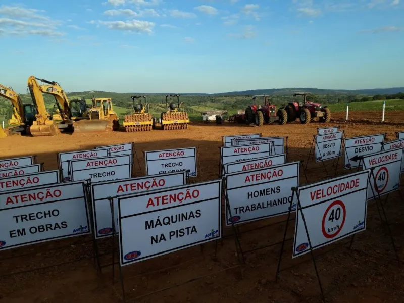 Fabrica de placas de sinalização de segurança